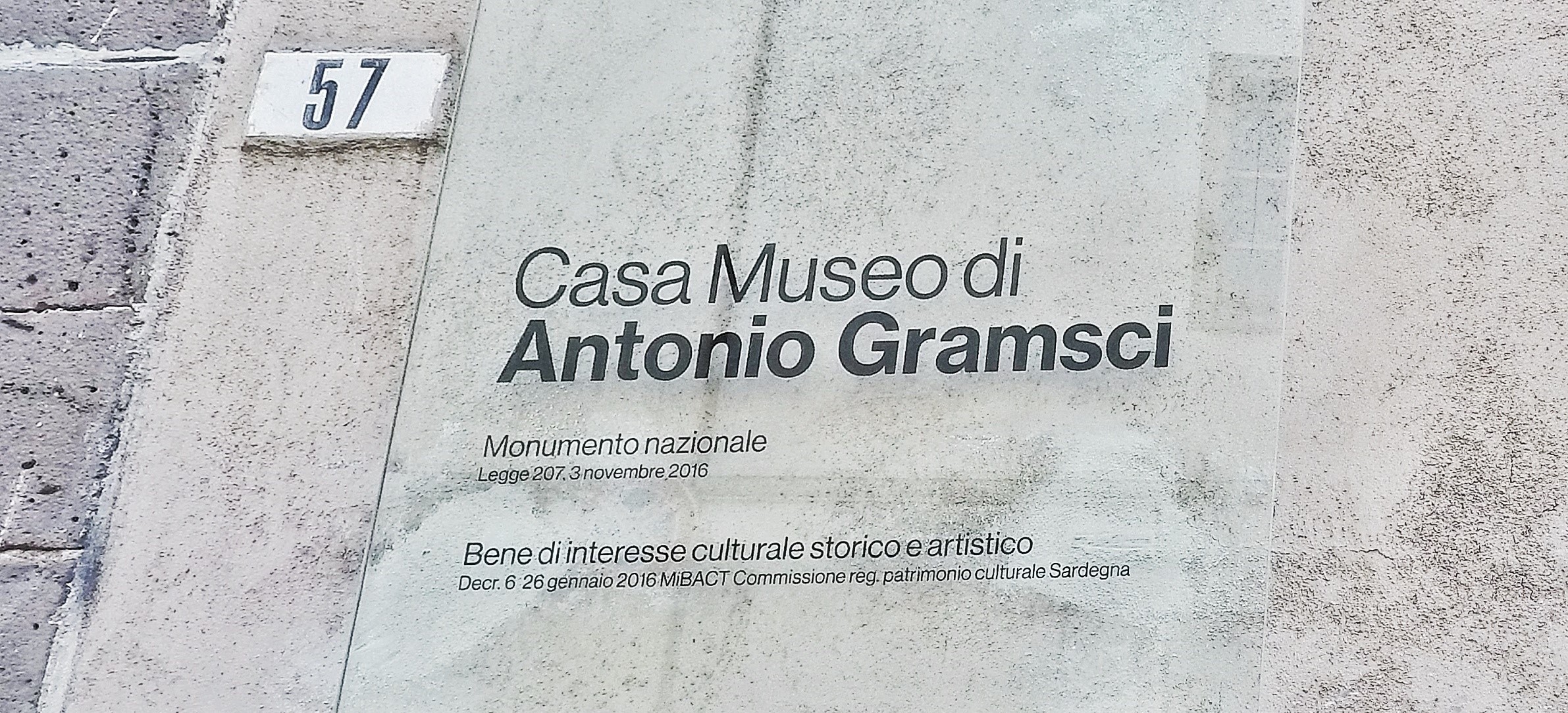 targa_casa_museo_antonio_gramsci